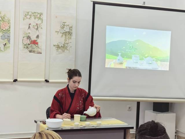 b9765958-693f-47f5-bf82-dc917bf5848a_original